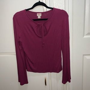 maroon top